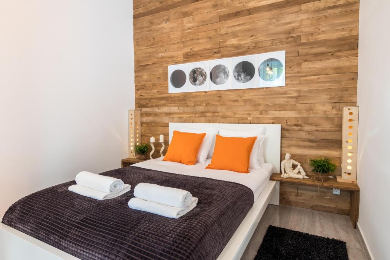 Cracow Best Location Apartment With Garden By Cozyplace Krakow Exterior photo
