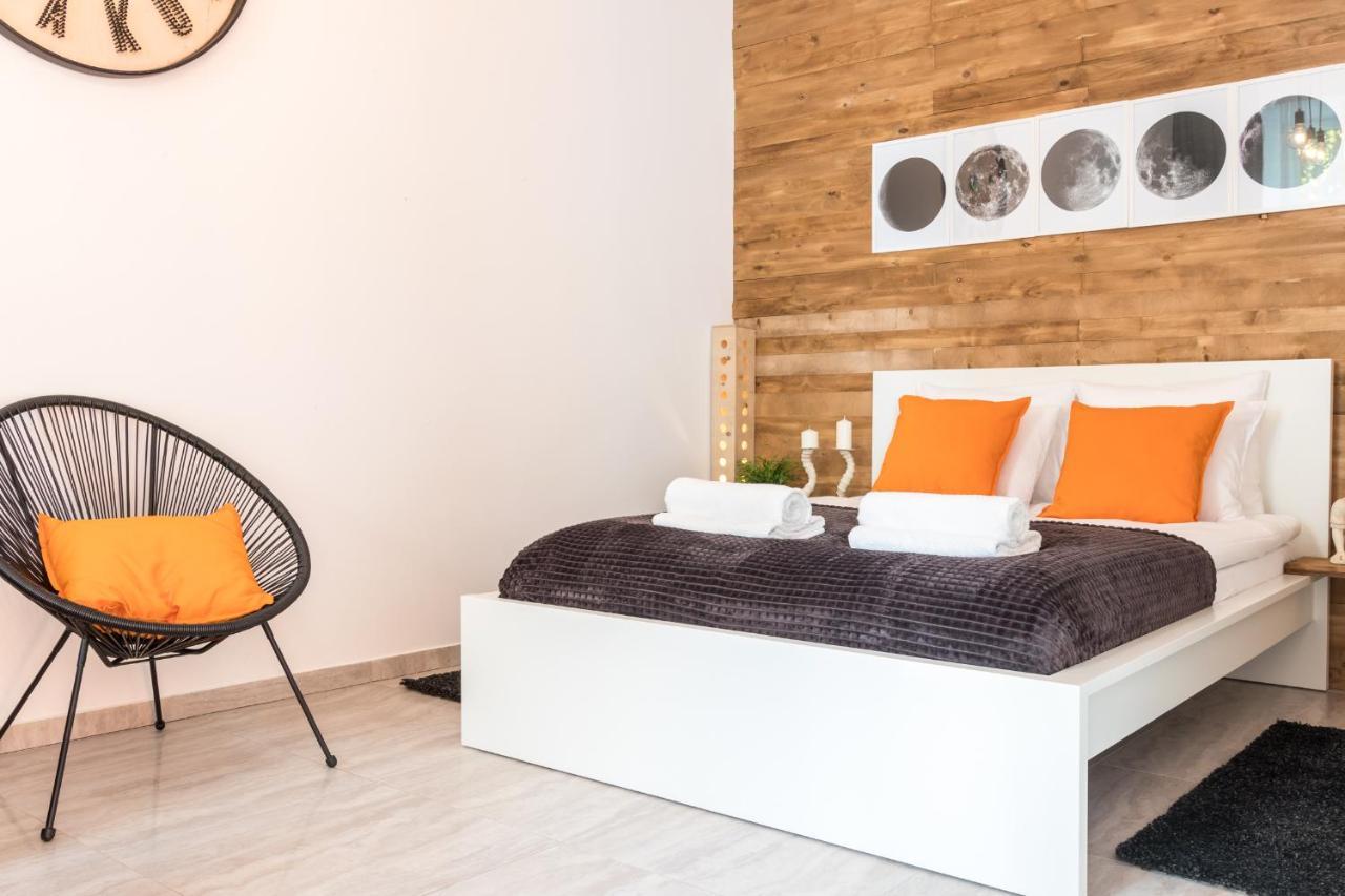 Cracow Best Location Apartment With Garden By Cozyplace Krakow Exterior photo